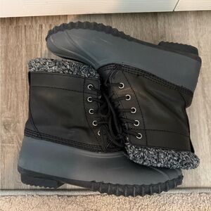 American Eagle Outfitters Black and Gray Combat Boots